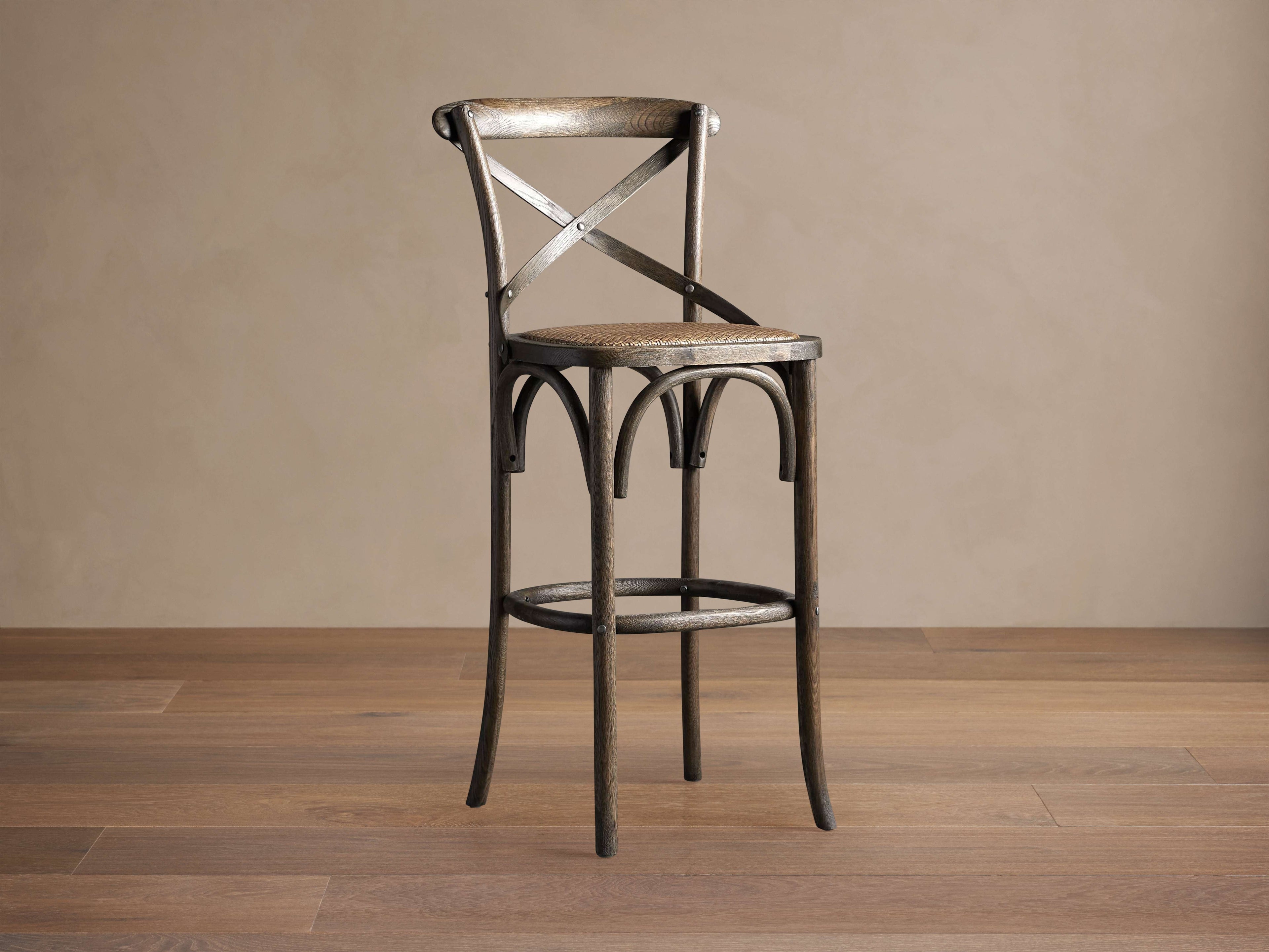 Tabouret de bar Cadence avec assise en rotin marron foncé