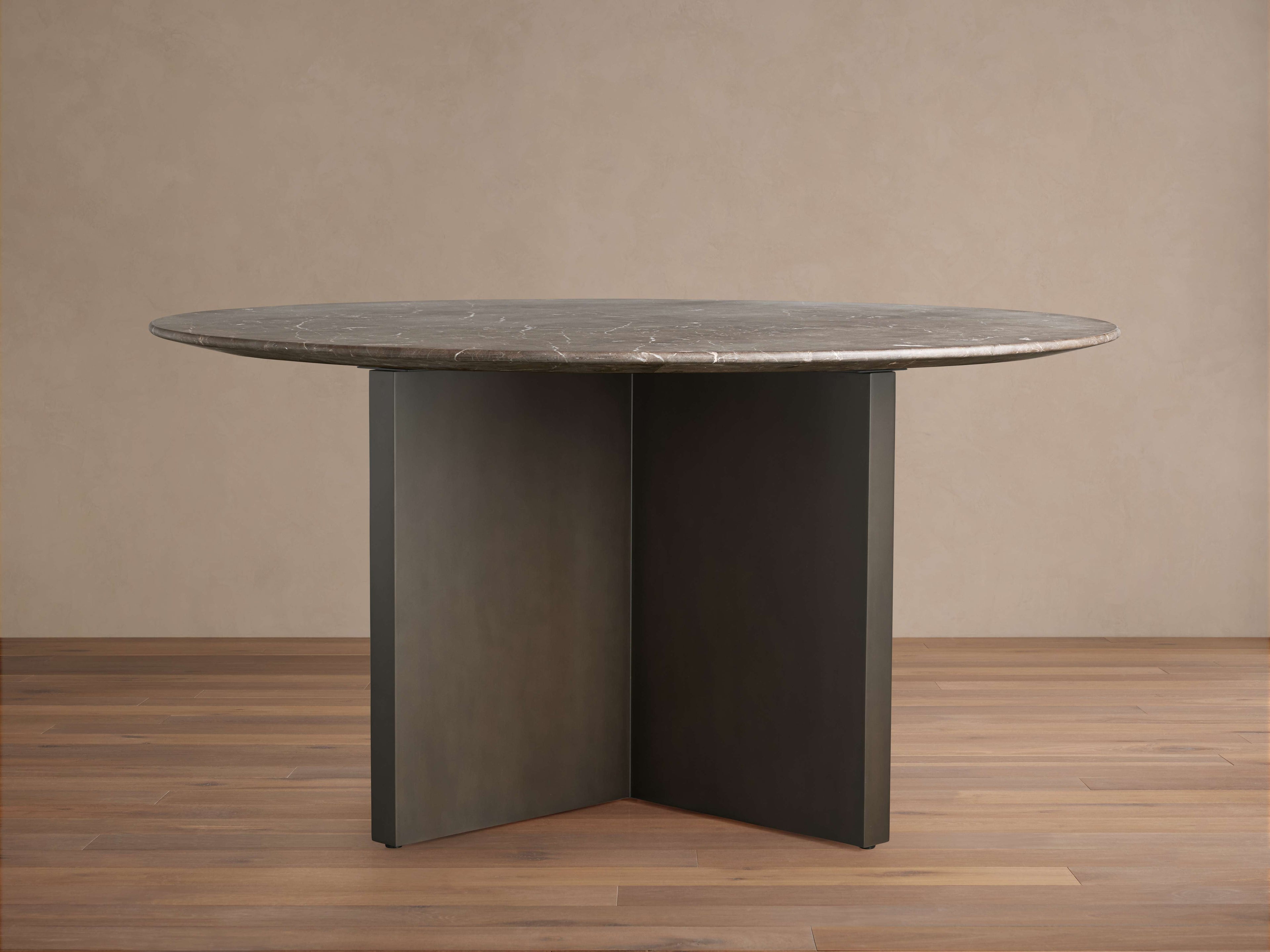 Table à manger ronde en pierre Saint Germain avec base Clément