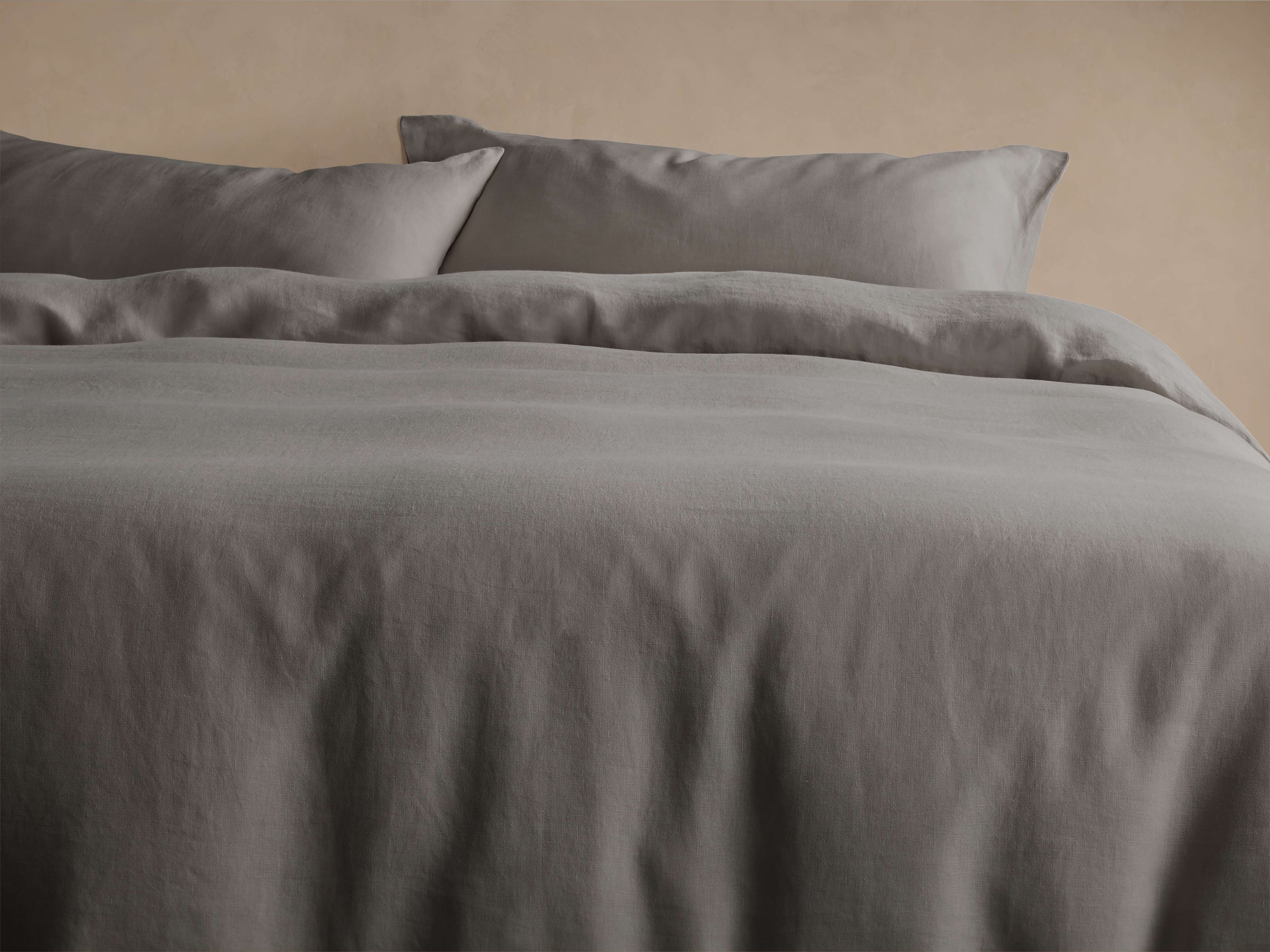 Parure de couette king size en lin italien teint en pièce, couleur vison