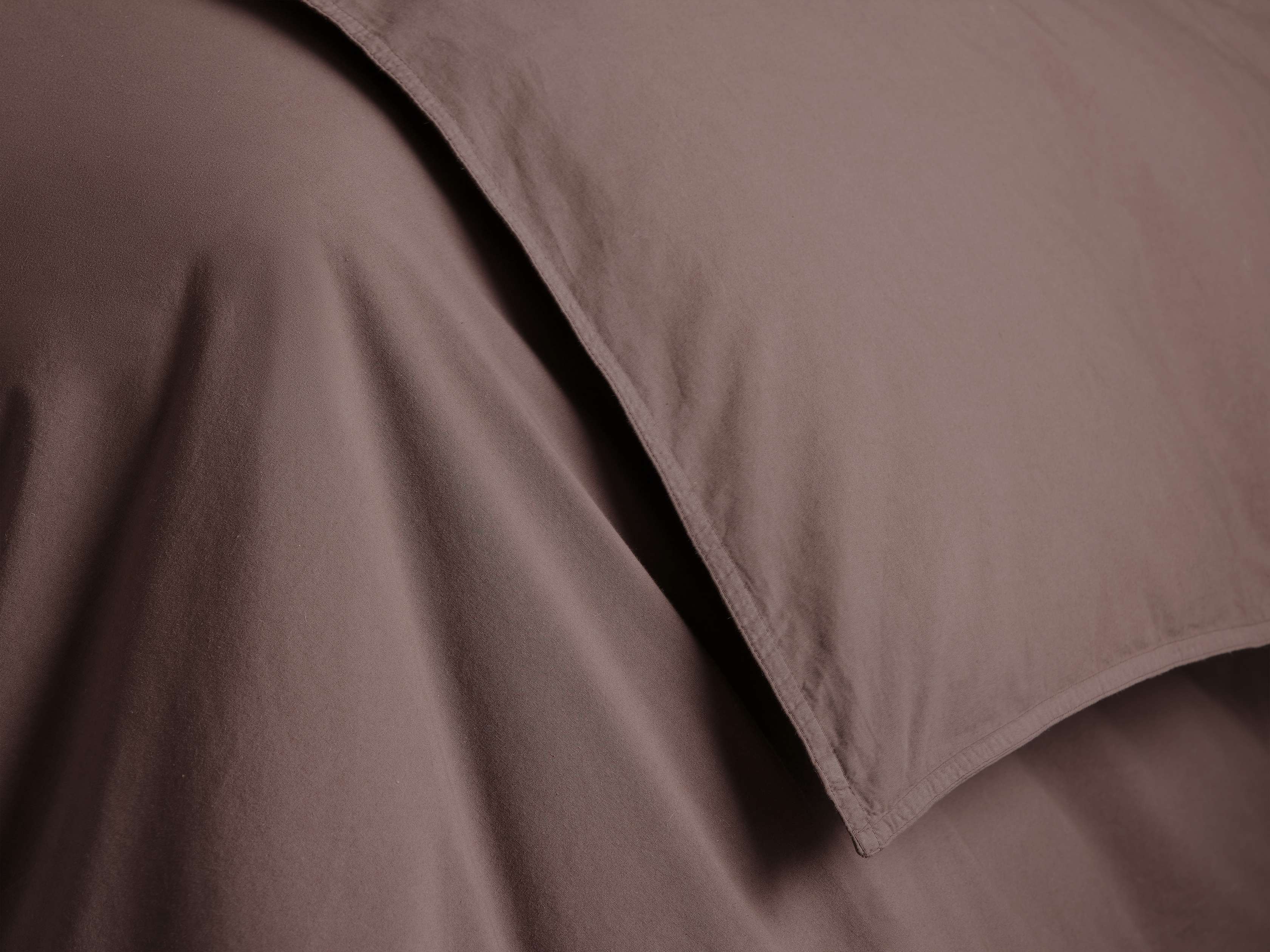 Couette en satin italien teint en pièce