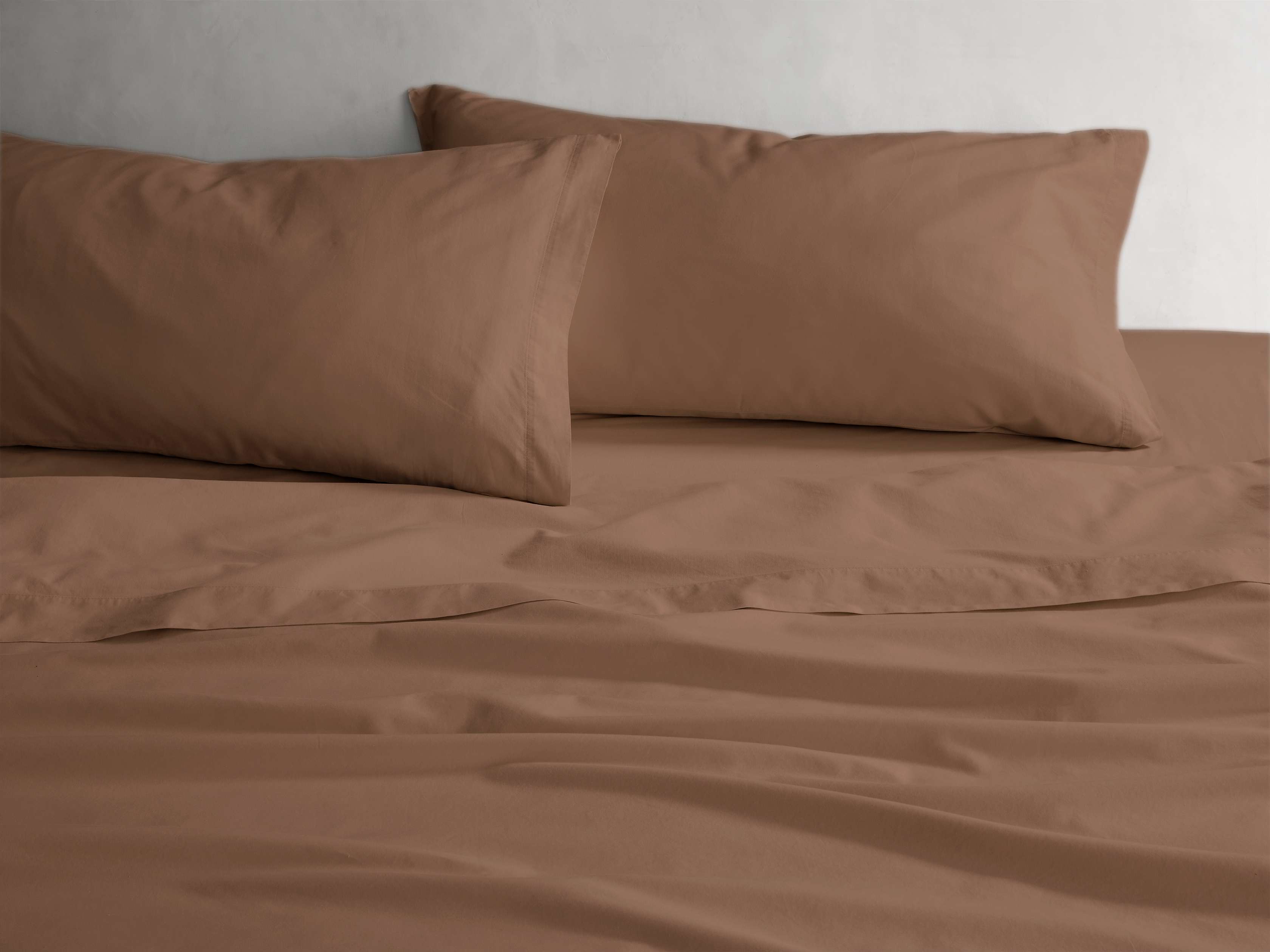 Parure de draps en satin italien teint en pièce, couleur argile