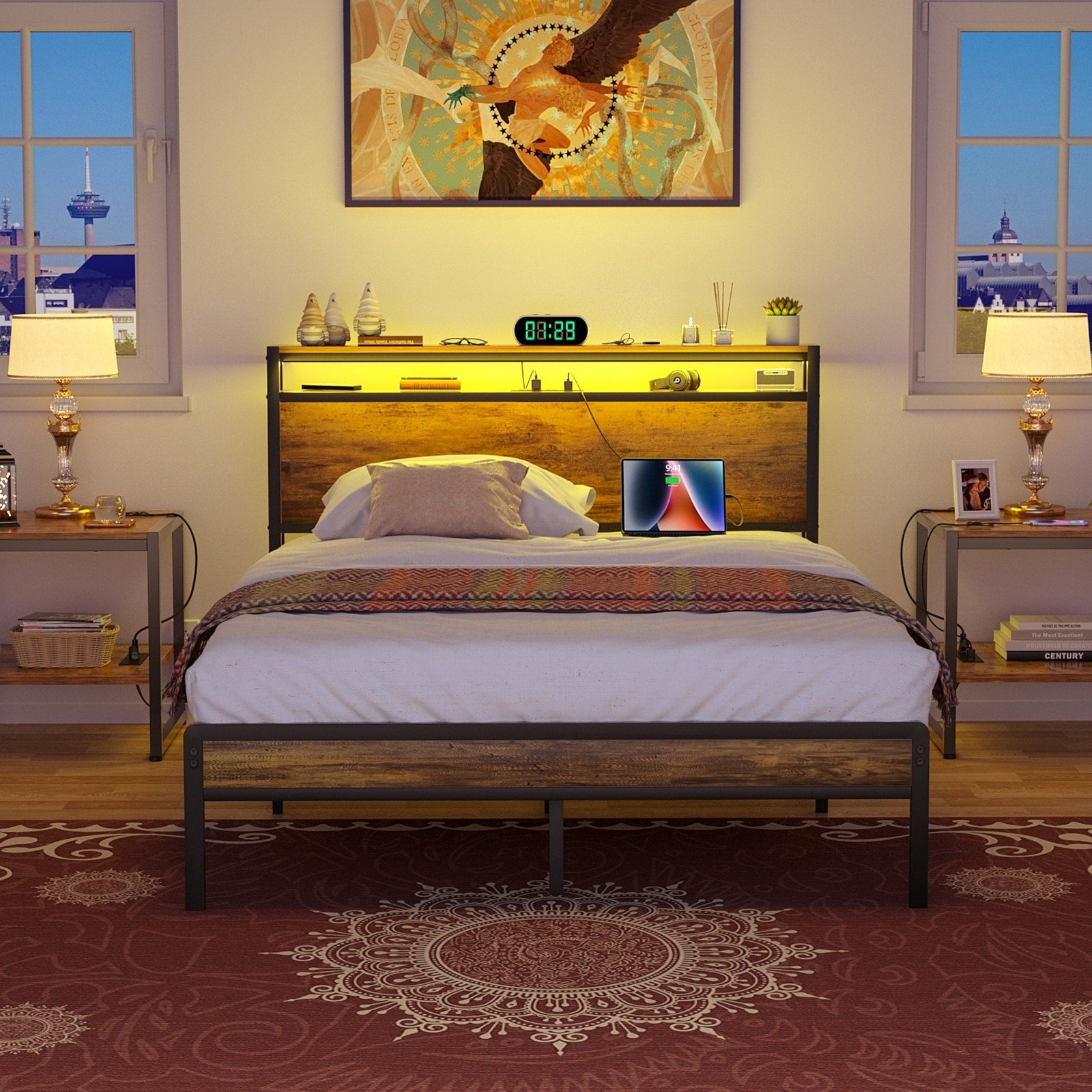 Cadre de lit plateforme en bois de style ferme avec station de charge et lumières LED