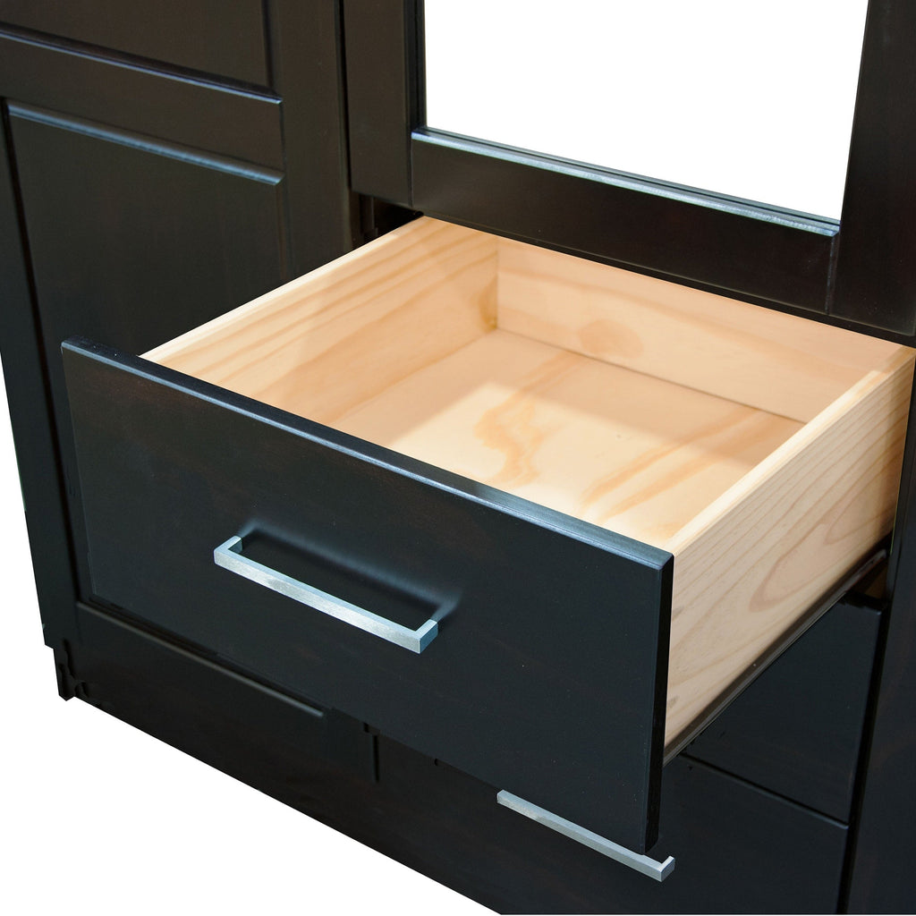 Armoire penderie 3 portes Cosmo 100 % bois massif de Palace Imports avec portes en bois massif ou en miroir