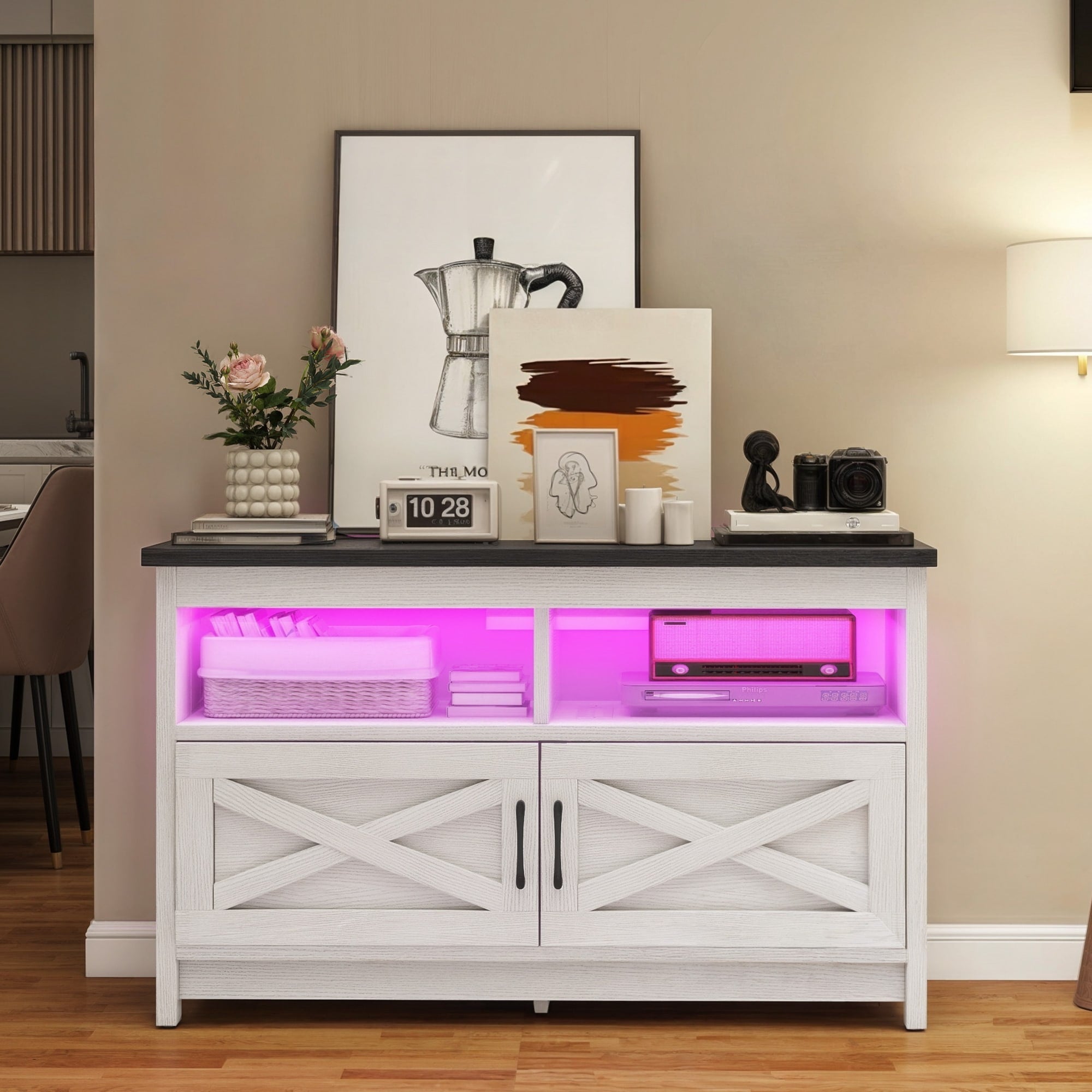 Meuble TV Farmhouse pouvant accueillir jusqu'à 65 téléviseurs avec portes et étagères ouvertes Console multimédia Prise de courant