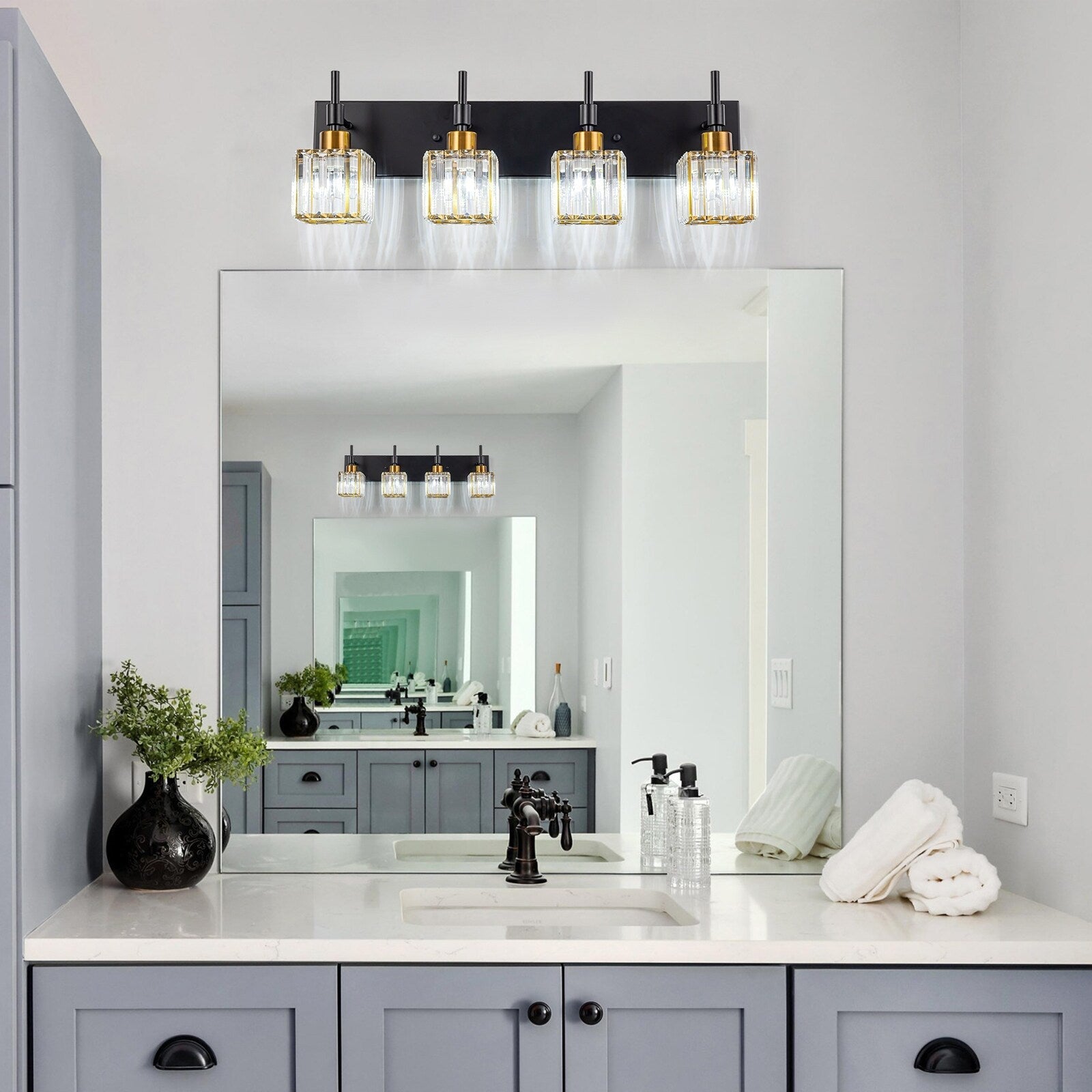 Luminaires de salle de bain en cristal à intensité variable Ora Modern sur miroir Glam Vanity Lights