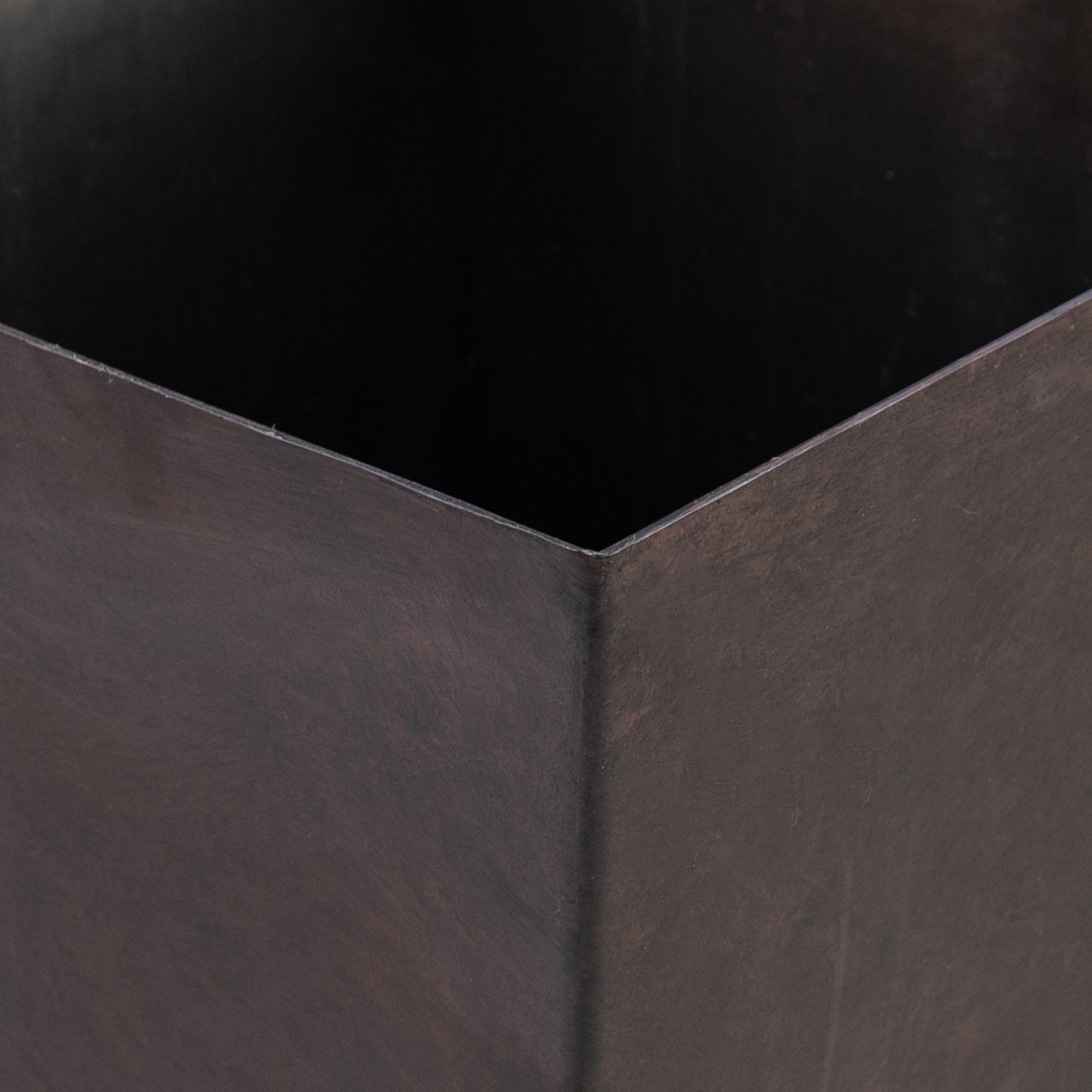 Lot de 3 grands pots de fleurs en plastique Outsunny 28 cm, pour l'intérieur et l'extérieur, pour l'entrée, la terrasse et la cour.