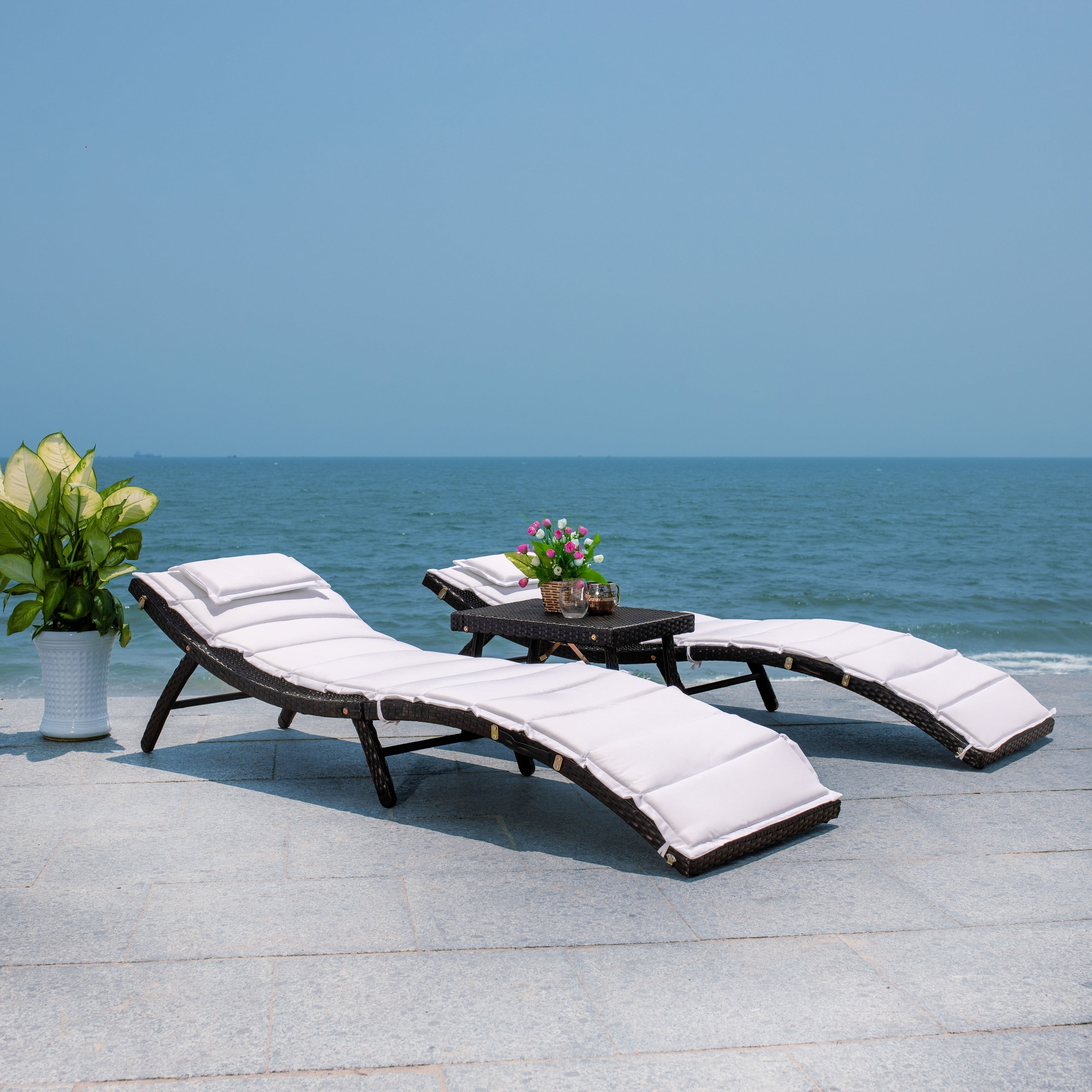 Ensemble de chaises longues d'extérieur Blaguna 3 pièces SAFAVIEH - 83 L x 20 P x 24 H