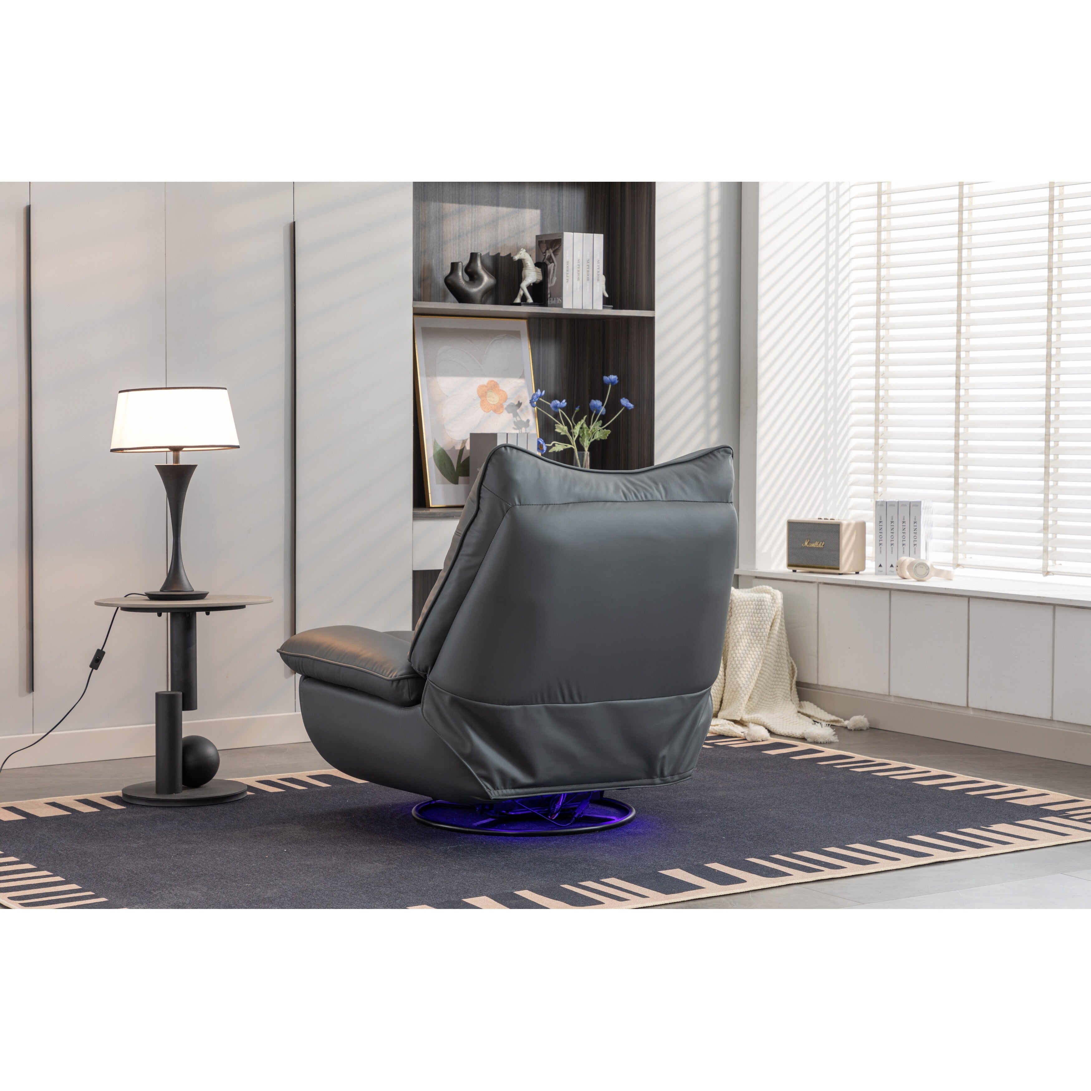 Fauteuil inclinable pivotant et électrique avec haut-parleurs Bluetooth, support de téléphone, ports de chargement USB et Type-C, rangement dissimulé des accoudoirs
