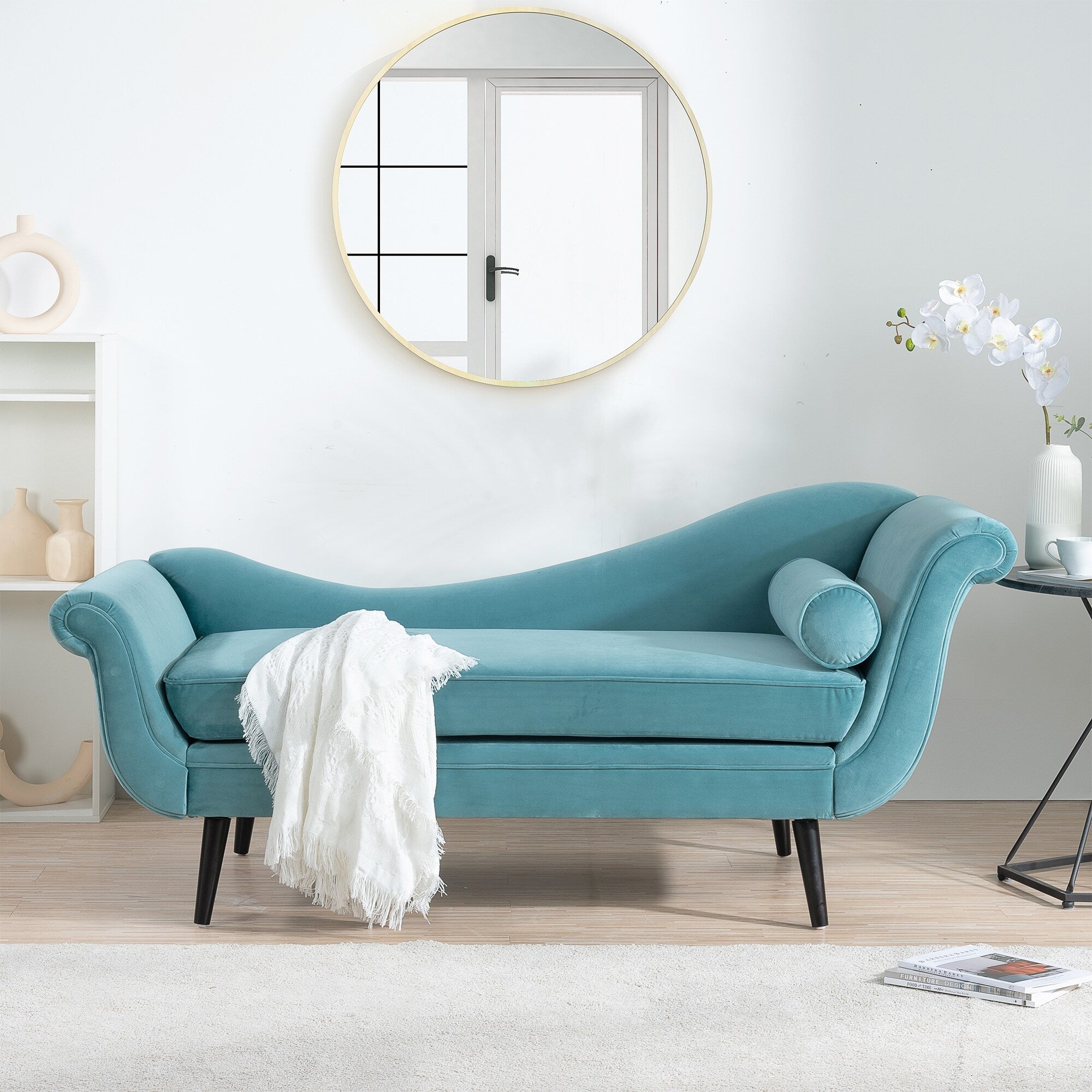 Chaise longue vintage avec accoudoirs en volutes par Christopher Knight Home